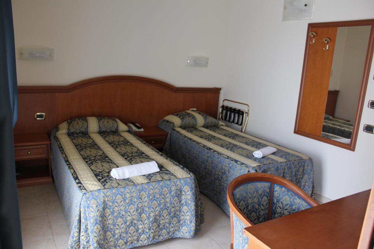 Hotel Concorde Sant'Egidio alla Vibrata ภายนอก รูปภาพ