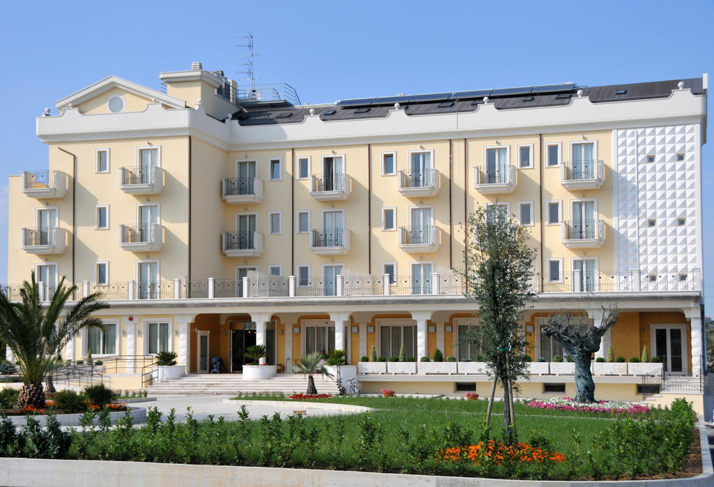 Hotel Concorde Sant'Egidio alla Vibrata ภายนอก รูปภาพ