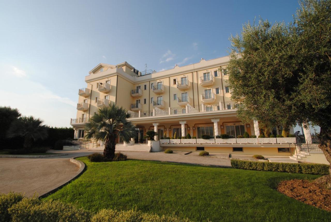 Hotel Concorde Sant'Egidio alla Vibrata ภายนอก รูปภาพ